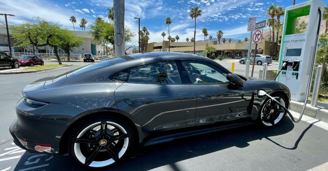 Read more about the article 5starsstocks .com Why Smart Investors See Electric Cars as Future