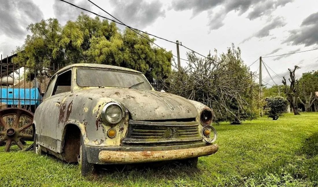 Read more about the article What Is a Jalopy? America’s Complete Guide to This Classic Car Term